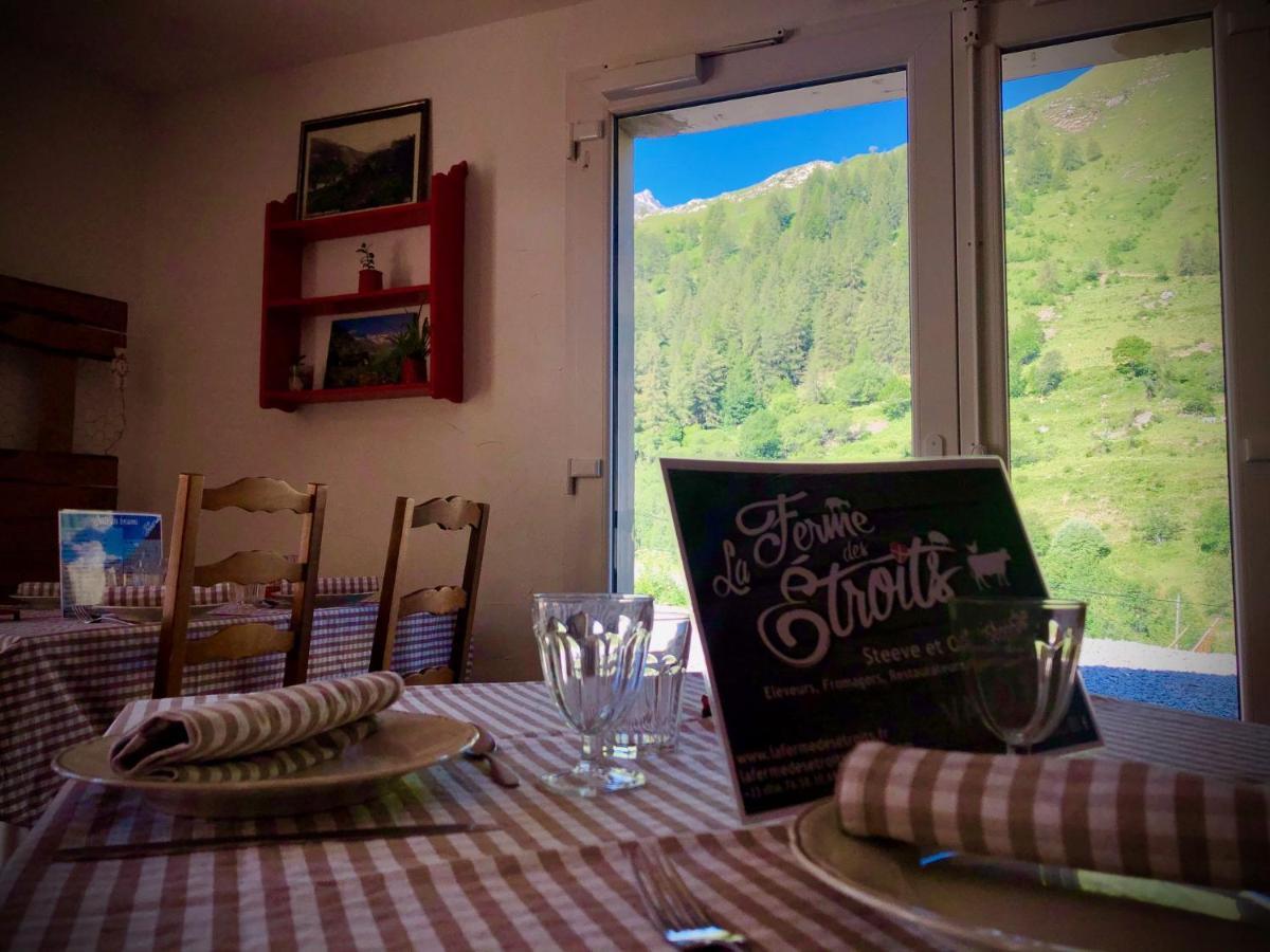 La Ferme Des étroits Bed and breakfast